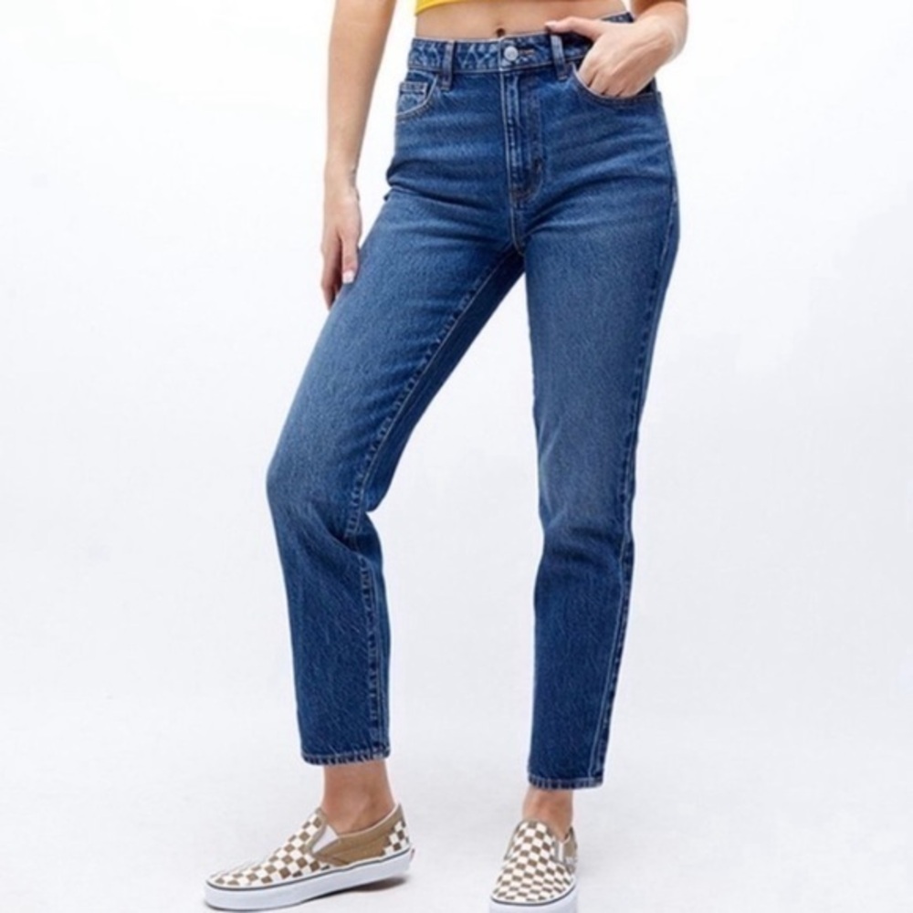 PacSun Medium Wash Mom Jeans 25